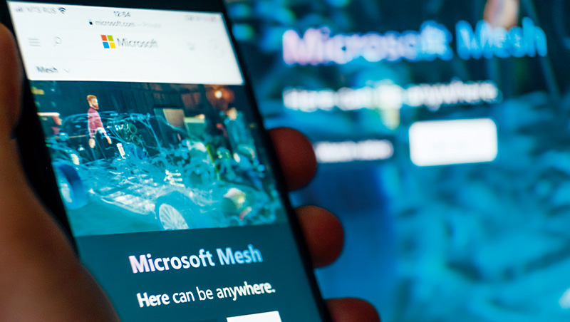 上班族更肯穿戴VR頭盔　微軟在元宇宙竟領先Meta