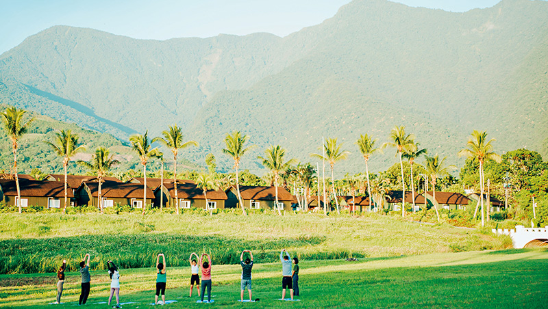 靜心瑜伽、蟲洞頌缽　找出原廠設定與身心對話