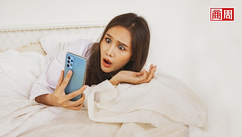 半數台灣職場新鮮人都有的電話恐懼，竟催生一小時上萬元「教你講電話」訓練課