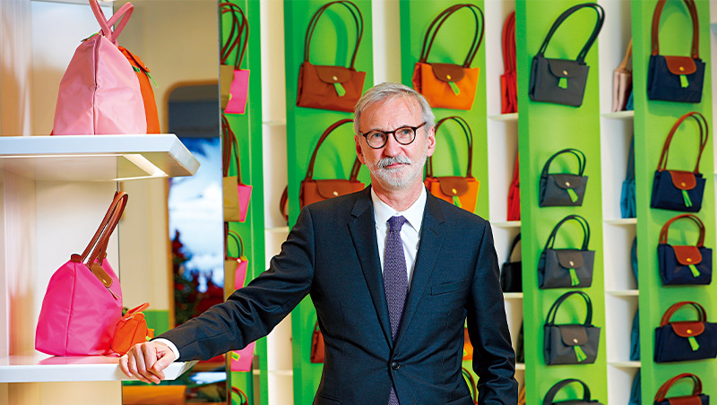 從凱特王妃到小資女都有一咖　總裁來台破解「水餃包」熱銷30年密碼