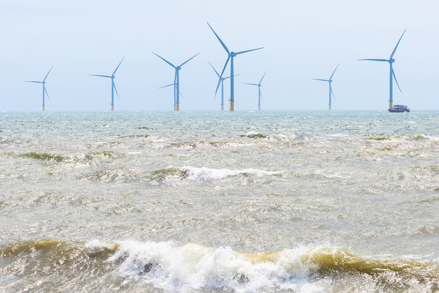 台灣西海岸的離岸風電場。