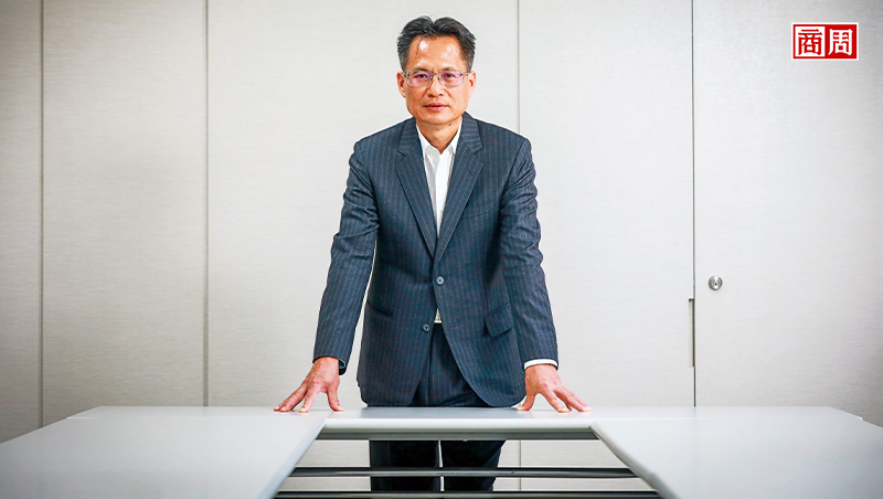 轉念不擠台積電窄門　44歲無塵室老廠反而稱王