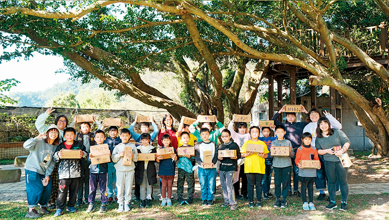 師生聯手搶救廢校、30%利潤回饋農民　重振褪色梨鄉　