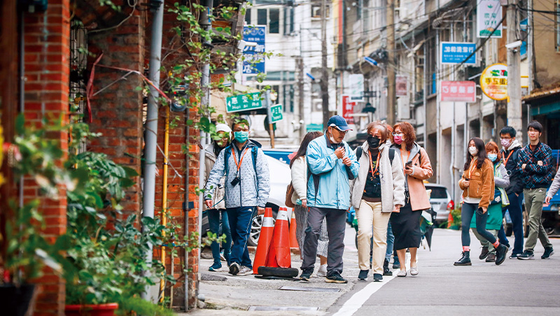 工程師、保險員、客家媳婦攜手　全台最長步道感動重生