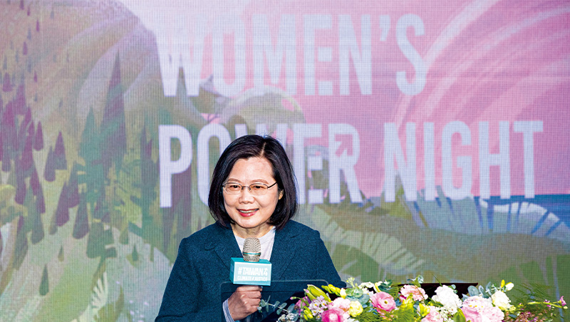 普發六千是小確幸還是大撒幣？看懂超徵稅背後爭議