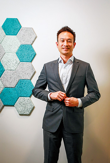 李長榮養接班梯隊》他不是「集團寶寶」，僅4年就掌榮科大腦