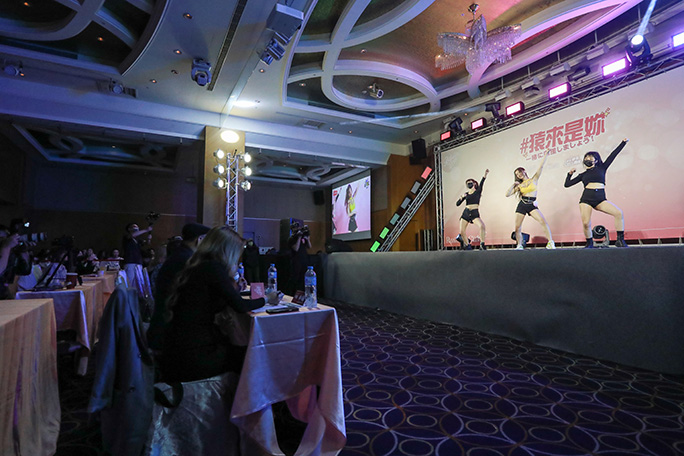 企業也好用的職業啦啦隊養粉2方法：給固定舞台、高頻次互動