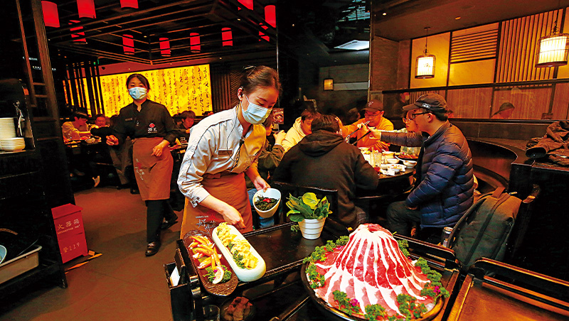 中國外企都在學鄧小平的「韜光養晦」...來往美中30年經濟名家甘思德解讀兩會新局