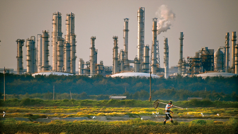 不能再先談經濟、後談環境⋯《全台碳排調查》淨零轉型得先解碳排不公