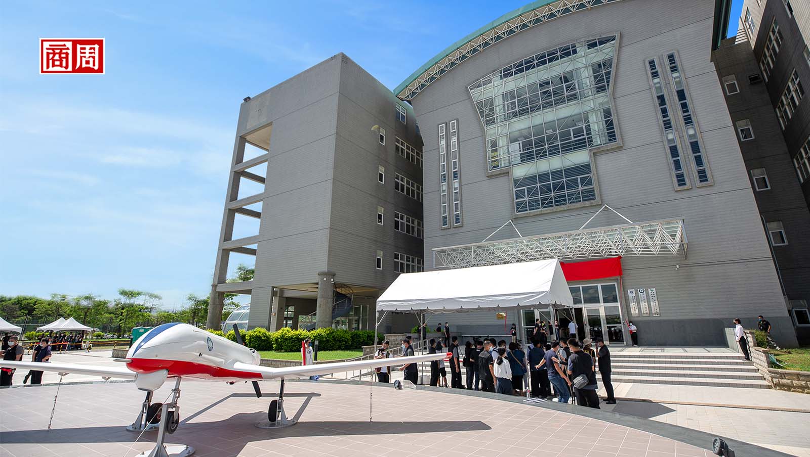 美國軍火商也組團來，22兆軍工商機湧進台灣！揭密阿里山下無人機聚落、屏東小軍艇搶單實錄－封面摘要｜商周