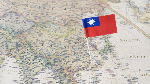 德國之聲》牽動世界巨頭的台灣總統大選，三黨鼎立的「戰爭與和平」論戰怎麼打？