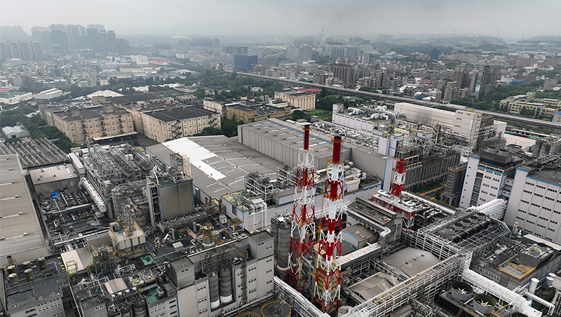 迷信定存股可能害你少賺》揭開台塑四寶、金融業、電子業的成長困境