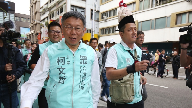 評論》民調超車，柯文哲如何靠「滿是矛盾」的人設崛起？
