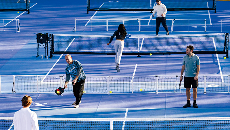 比爾蓋茲、李奧納多都愛玩，美國暴紅的匹克球是什麼？