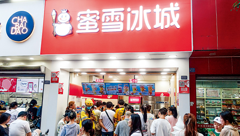 台灣珍奶大危機？中國22元奶茶店蜜雪冰城，憑什麼變全球第一