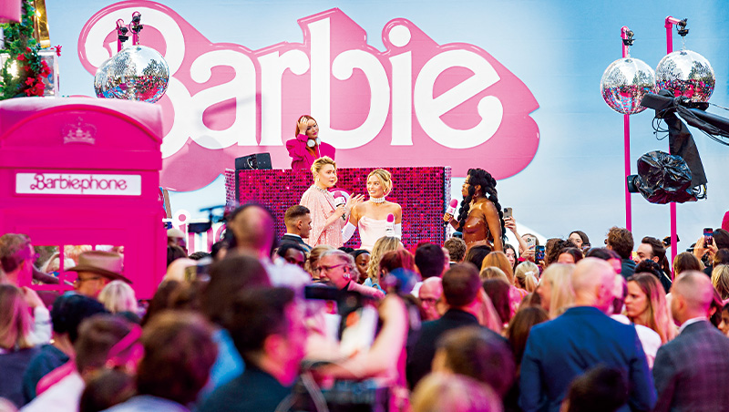 《芭比》電影邊宣傳邊賺！玩具公司美泰兒怎讓上百品牌掏錢
