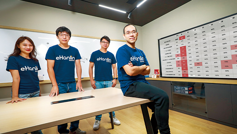 漲價4次、9成客戶照樣續約！翰林怎從賣教科書變數位考卷之王