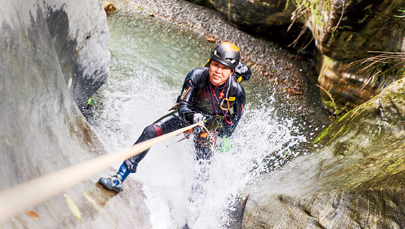台灣溪降第一人　全世界跟她走地圖上沒標的路徑