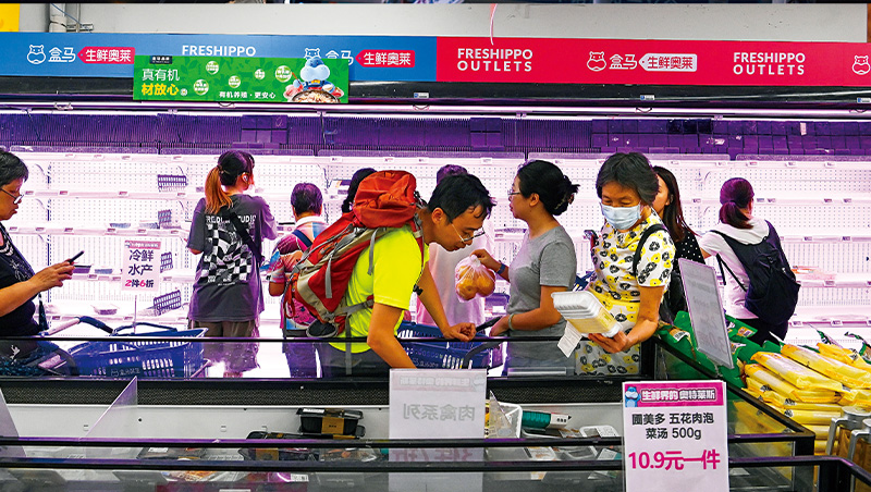 直擊中國經濟下沉之謎》超市5折菜1分鐘搶光、誕生大量折扣店，各行業殺價求生