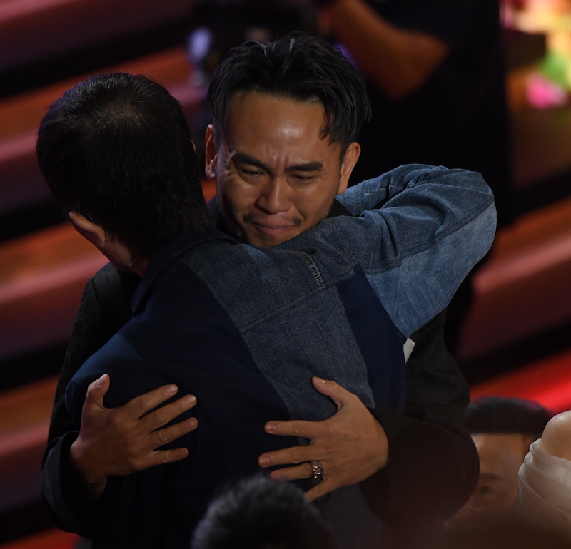 樂團滅火器主唱楊大正以《我願意》獲得金鐘58戲劇節目男配角獎。