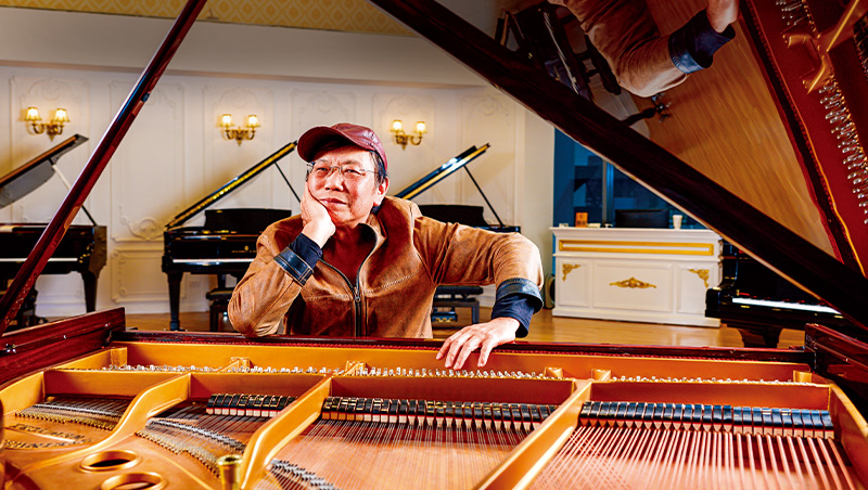他曾陷憂鬱症、火燒倉庫　全球中古鋼琴王被音樂拯救的人生