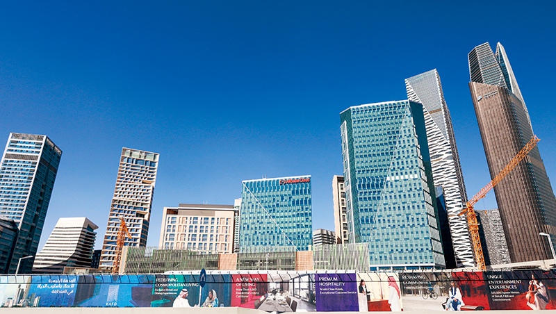 辦電競世界盃、挖角C羅　看懂石油霸主不得不的轉型（下）