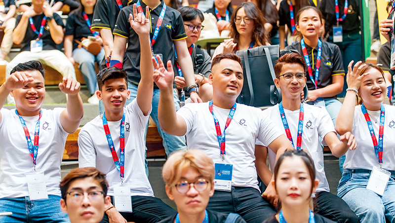 13國團隊連一起視訊都難？KOI一場雪克杯大賽激發向心力