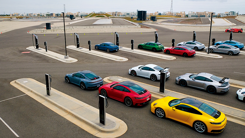 大人版的極限遊樂園　700美元搭保時捷來場洛杉磯甩尾