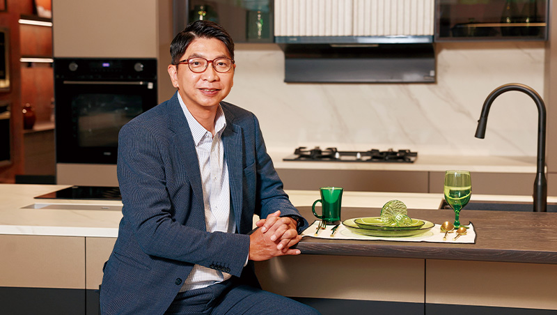 台灣廚具王櫻花AI廚房直擊，7年大數據淘出營收、淨利新高