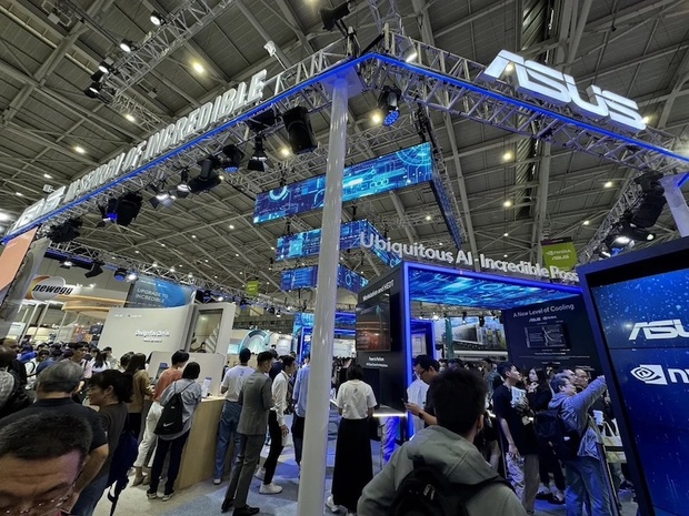 華碩COMPUTEX展示AI PC
