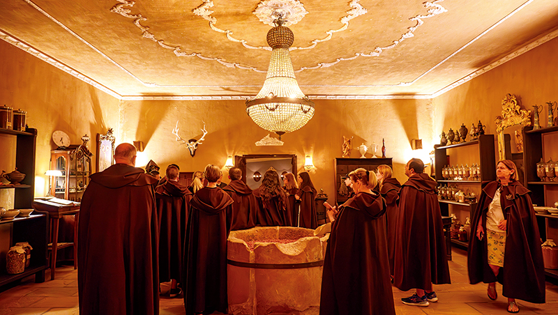 披魔法斗篷遊德國酒醋窖　穿越古代修道院品百年醋香