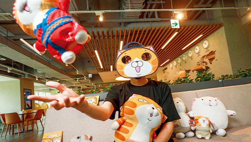 攤商變貼圖名人堂第一人，白爛貓作者用孤獨煉出9年暴紅路