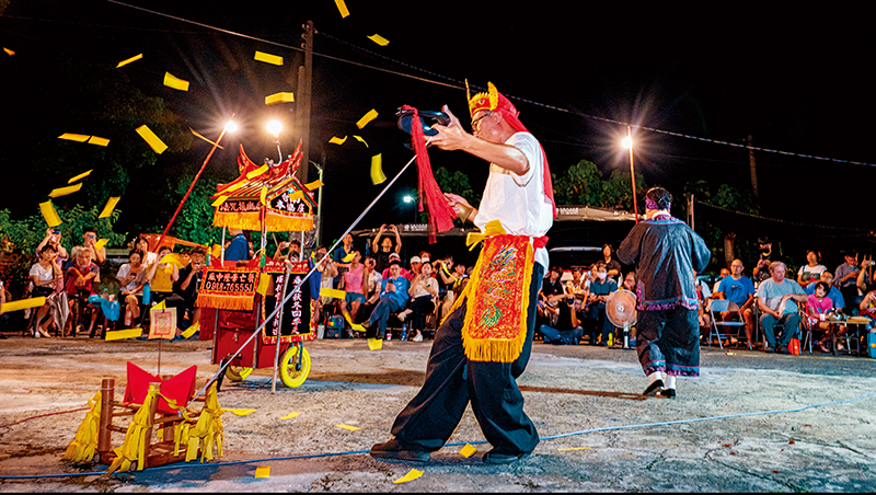勸世三姊妹關鍵推手進奧運，冥紙飛舞下的牽亡陣頭全球首見