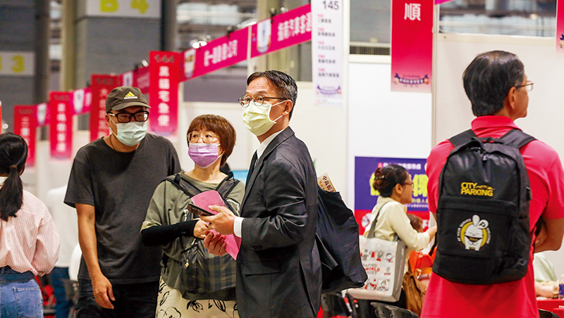 壯世代百強企業！45+人才大聘雇潮