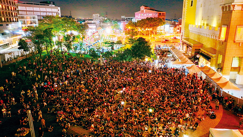 社區百貨出頭天