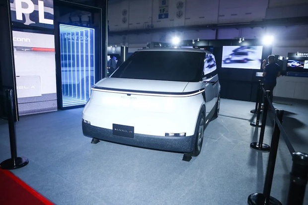 鴻海Model A 日本車型。