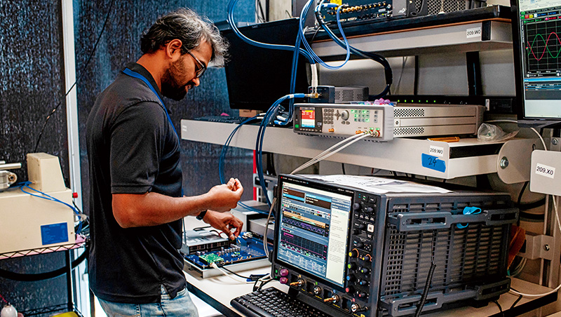 輝達股價創新高，還能買？分析師預測：還有2年好光景