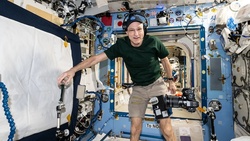 還想再飛一次！7旬NASA太空人返地球：「太空中像回到30歲」