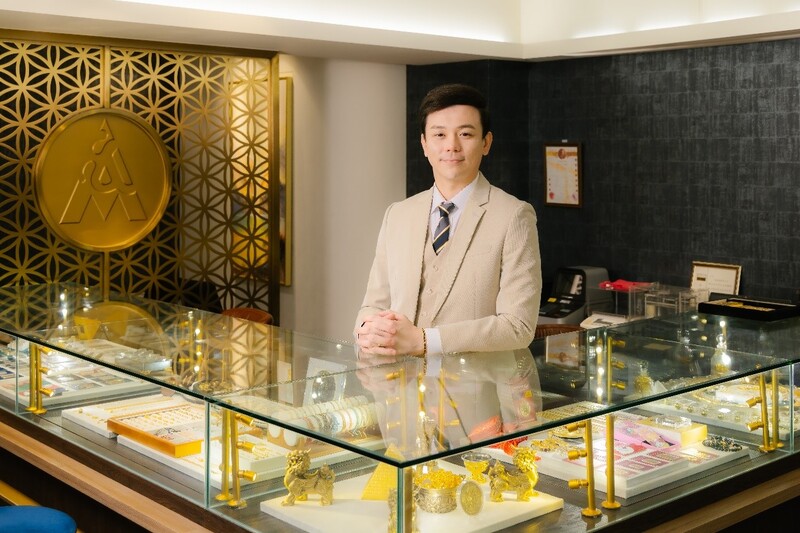 猶如精品藝廊般的門市環境，提供豐富多樣的貴金屬商品和服務。