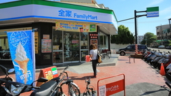 超商鮮食曾是配角、如今撐起3成營收！全家一款聯名炒飯賣破億元