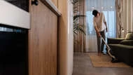 決定不再帶孩子出國，改花錢讓他們去打掃！結果讓她很驚喜