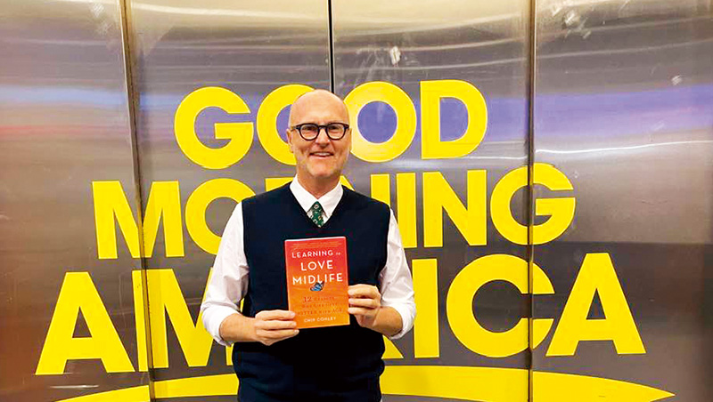 旅館大亨52歲當Airbnb學徒，一句「我不懂，請教我」再創顛峰