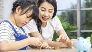 以為提早學投資就是贏在起跑點？小心讓孩子誤以為「錢可以躺著賺」