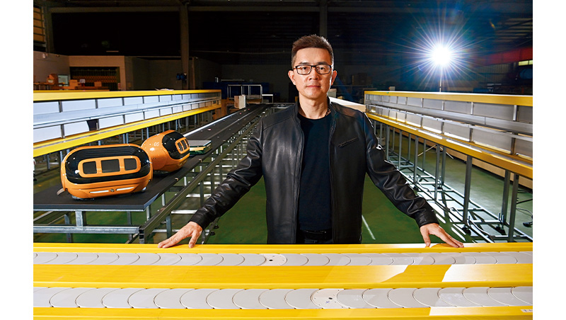 幫鮭魚壽司打燈、1小時自動撤盤，全台八成迴轉軌道出自它！