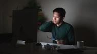 升職竟變責任制奴工？若非「這情況」可補領百萬加班費