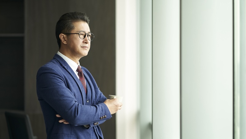 反著想、慢著看：高手都在做的思維練習