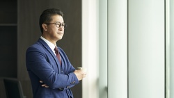 反著想、慢著看：高手都在做的思維練習
