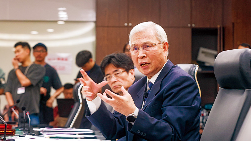 從台積電到內需業都受衝擊，新台幣升到28恐還沒完