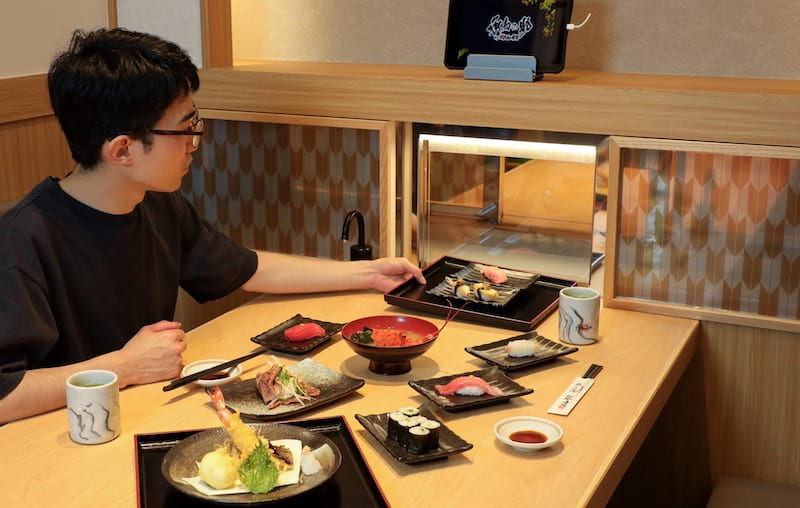 南港lalaport美食