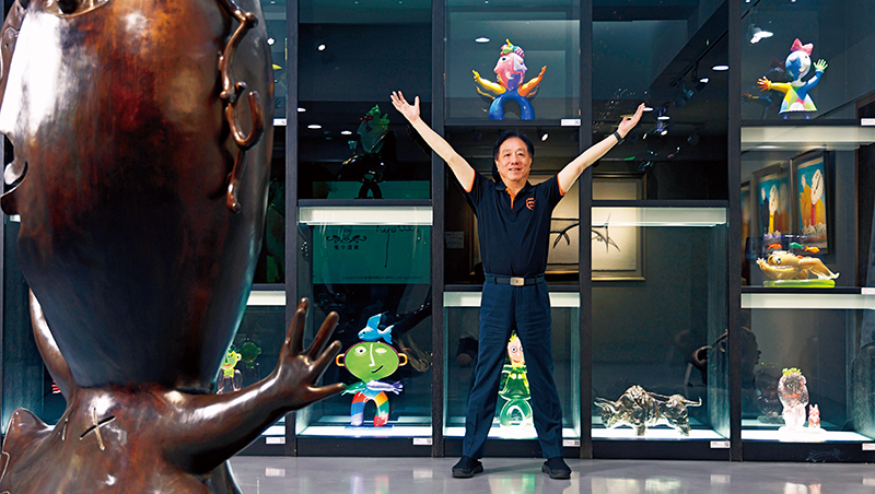 遇見一件雕塑為他瘋狂　科技總座與西班牙國寶藝術家的友誼進行式